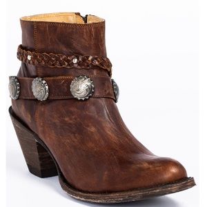 Idylwyld by Miranda lambert Leather booties 8.5